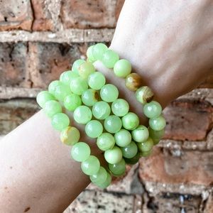 Green flower jade bracelet/s